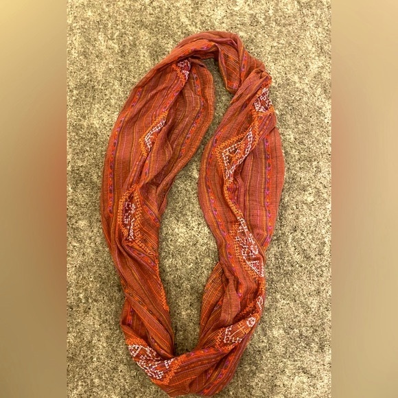 Deep and Rich Colorful Infinity Scarf - Picture 4 of 4